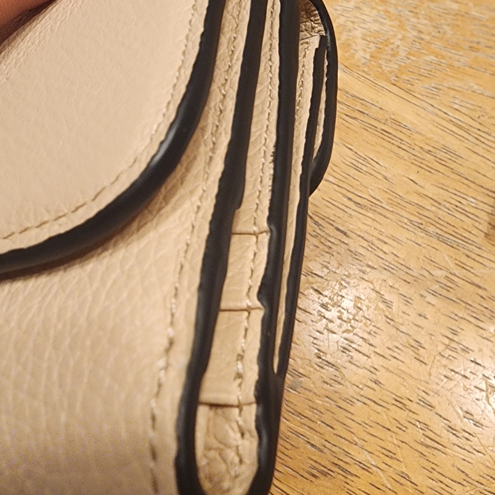 Chloé Alphabet Small Tri-Fold Wallet crafted from grained calfskin New Unused - Picture 4 of 16
